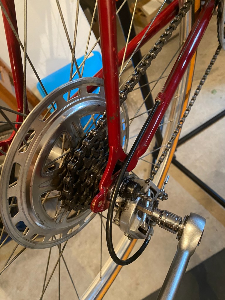 A hátsó váltó leszerelése a Raleigh bicikliről I.
